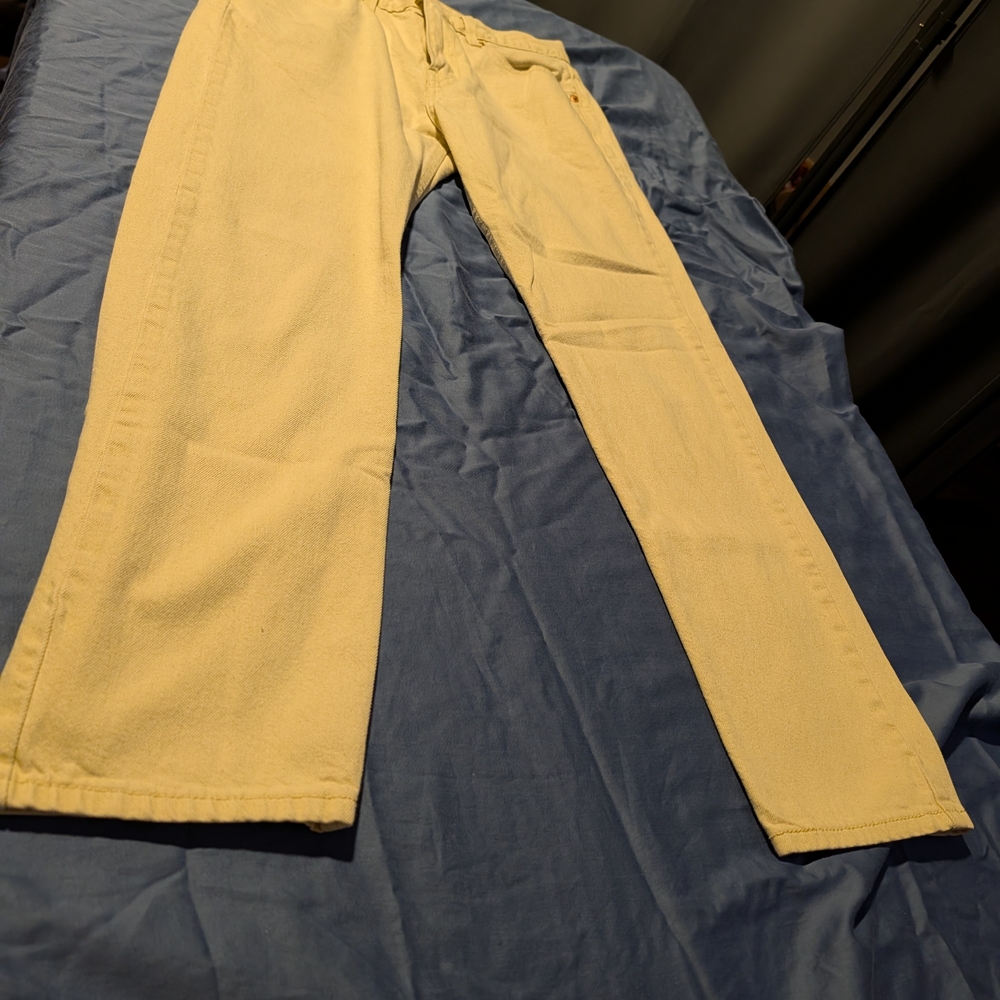 Levi's Straight Jeans in Light Yellow